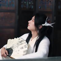 陌离