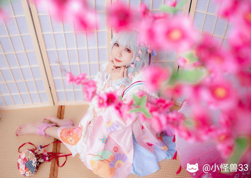 小怪兽.jpg